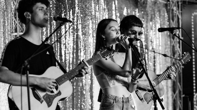 [VIDEO] Álvaro Henríquez y su hija sorprenden cantando juntos en vivo por primera vez