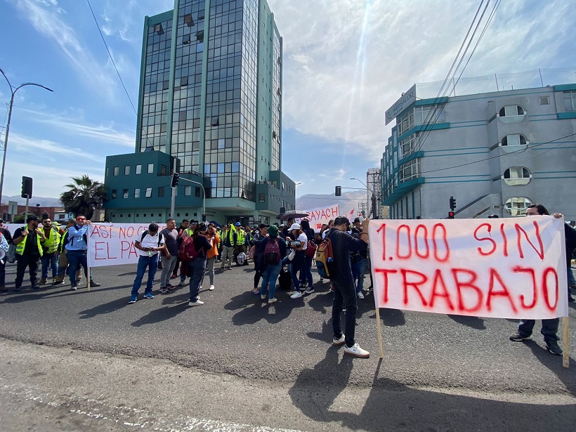 Conflicto Negreiros: Trabajadores de Cosayach dialogan con delegado presidencial de Tarapacá