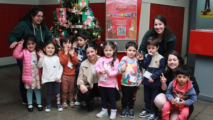 Correos de Chile lanzó junto a niños y niñas su campaña de Navidad en Puerto Montt Correos de Chile lanzó junto a niños y niñas su campaña de Navidad en Puerto Montt