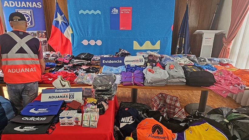 Aduanas incauta 1.300 productos falsificados y 450 cajetillas de cigarrillos ilegales en Calama