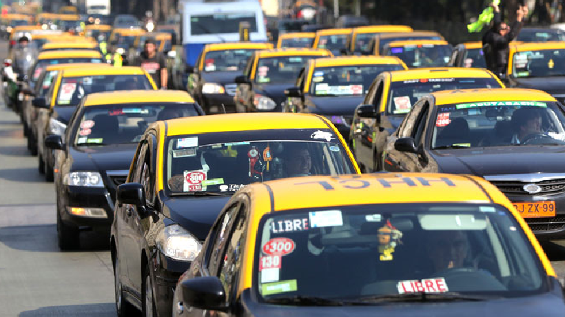 Gremio de taxis colectivos de la Región de Valparaíso se quedó sin el beneficio del programa “Renueva tu Taxi”