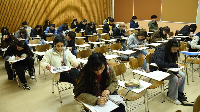 Solo un colegio de Los Ríos aparece entre los 100 mejores de la prueba PAES 2023
