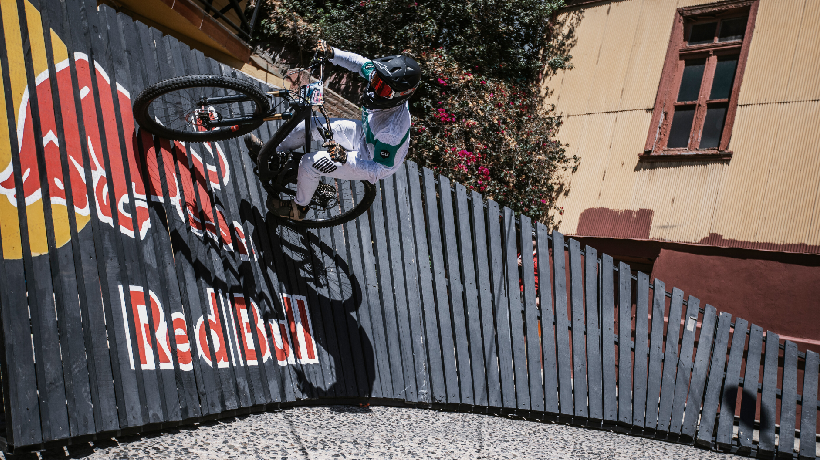 Anuncian la nueva edición del “Red Bull Valparaíso Cerro Abajo”: se realizará el 3 de marzo