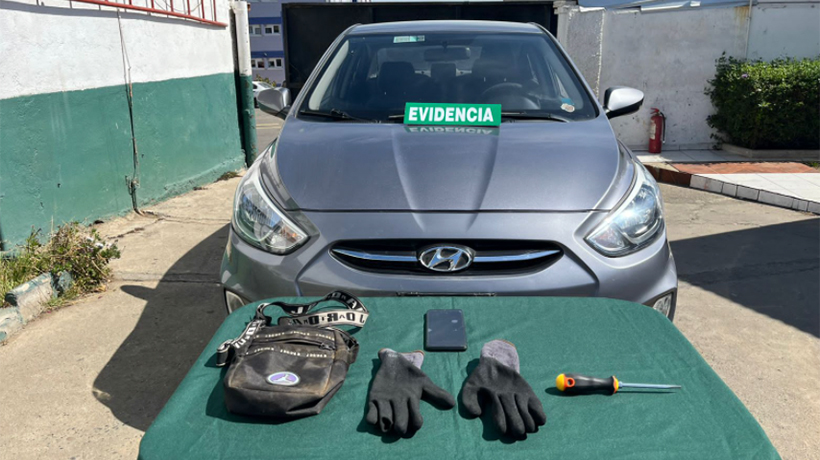 Un auto es recuperado por encargo de robo el cual era usado para perpetrar ilícitos: hay un detenido