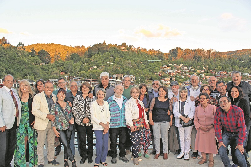 Últimos titulados de la Escuela Normal de Valdivia tuvieron un nuevo reencuentro