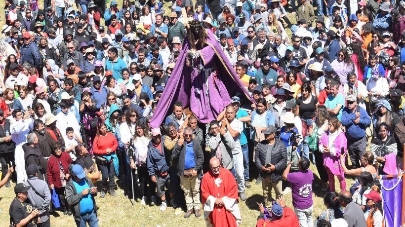 Miles de personas se hicieron presnetes en Quinchao para celebrar la Fiesta del Nazareno de Caguach