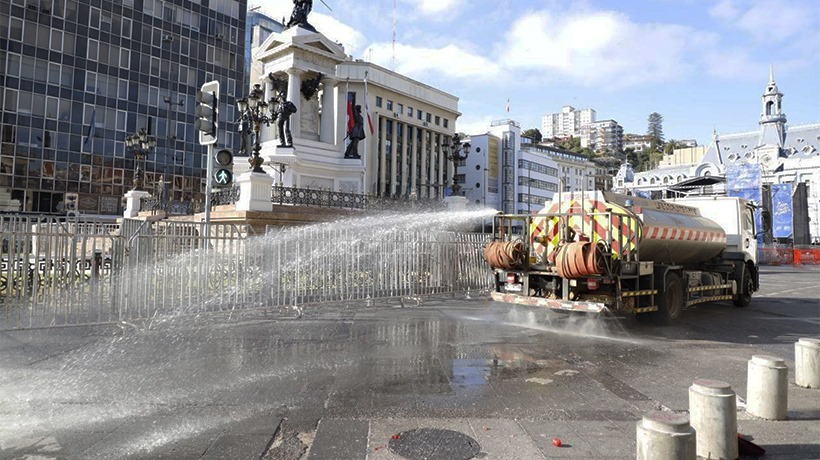 Municipio porteño refuerza tareas de aseo con un presupuesto de $14 mil millones