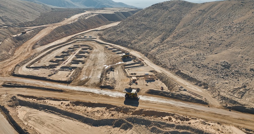 Minera Lomas Bayas cierra negociación colectiva con operadores y mantenedores Minera Lomas Bayas cierra negociación colectiva con operadores y mantenedores