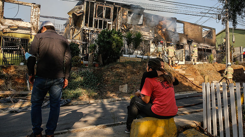 Carabineros habilitó salvoconducto por toque de queda en comunas de la Región de Valparaíso por incendios forestales