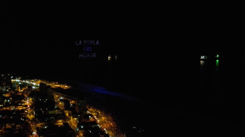 [VIDEO] Más de 30 mil personas disfrutaron del show de drones en el aniversario de Antofagasta