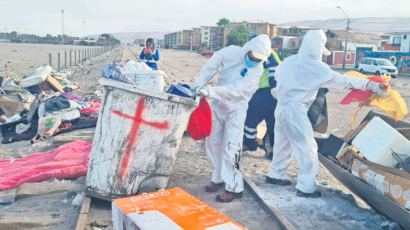 Limpian acumulación de basura en el sector norte de Arica Limpian acumulación de basura en el sector norte de Arica