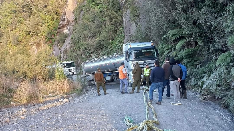 Alcaldesa de Hualaihué insiste en urgencia de mejorar la ruta entre Río Puelo y Caleta Puelche