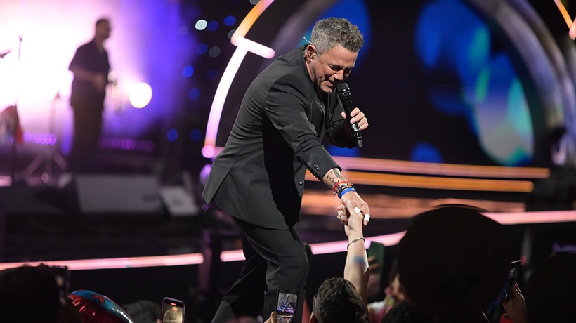 "Qué onda el sonido": las diversas reacciones en redes sociales por la presentación de Alejandro Sanz en Viña 2024