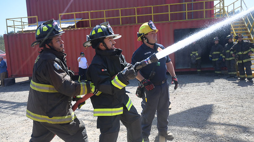 [GALERÍA] Donaciones y ganadores: candidatos a embajadores de Viña 2024 vivieron su primera actividad con Bomberos
