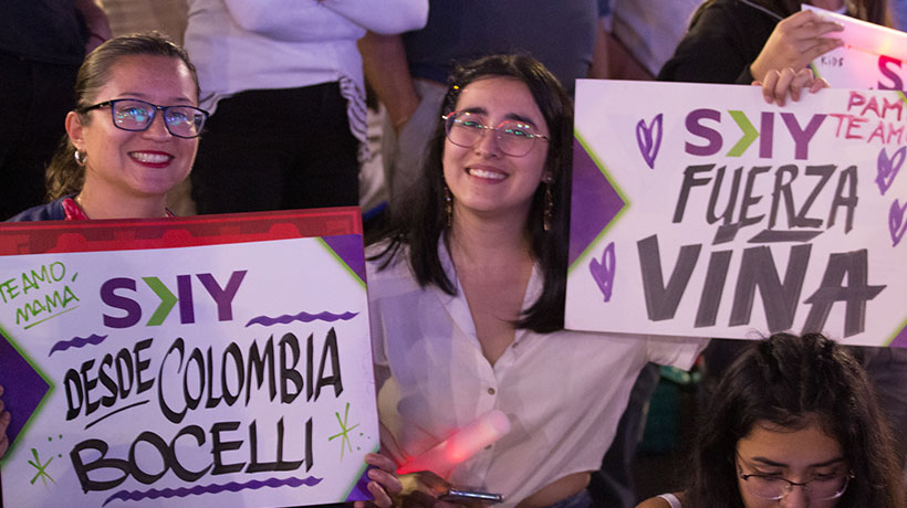 Colombiana viajó hasta Viña para ver a Andrea Bocelli en honor a su papá: "Me enseñó a escucharlo"