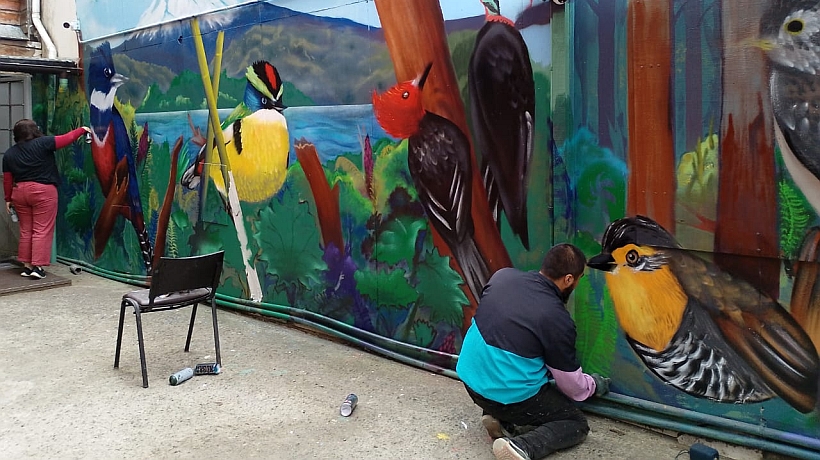 Jóvenes en reinserción social de Puerto Montt crearon mural con apoyo de SurPinta