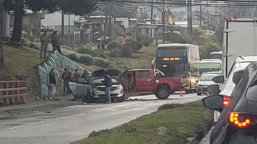 Colisión vehicular en avenida Salvador Allende deja tres personas lesionadas Colisión vehicular en avenida Salvador Allende deja tres personas lesionadas