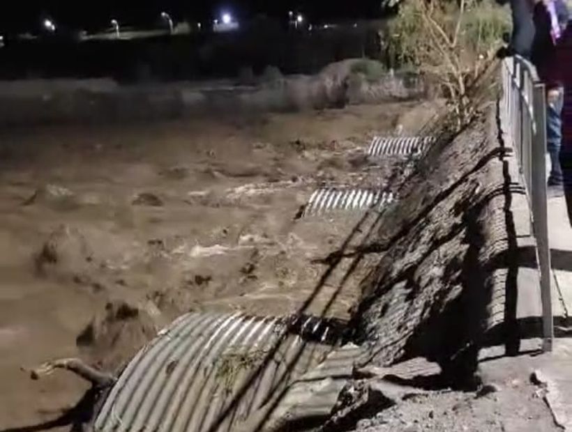 Por amenaza del desborde del río Camiña Senapred activó mensaje SAE para evacuar a los pobladores