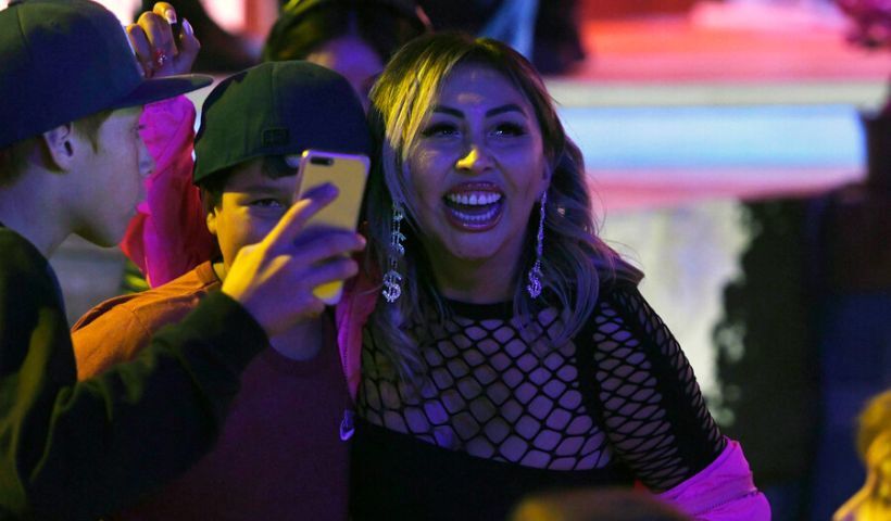 Naya Fácil se prepara para el piscinazo y adelanta un poco de su bikini: “Que se vea todo”