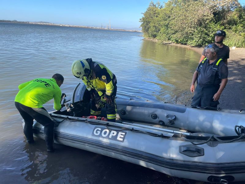 Hombre cae al río Biobío tras salvar a sus hijos en San Pedro de la Paz