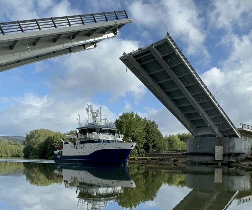 Valdivia: MOP realizó nueva apertura del puente Cau Cau para el paso de embarcación Doctora Barbieri Valdivia: MOP realizó nueva apertura del puente Cau Cau para el paso de embarcación Doctora Barbieri