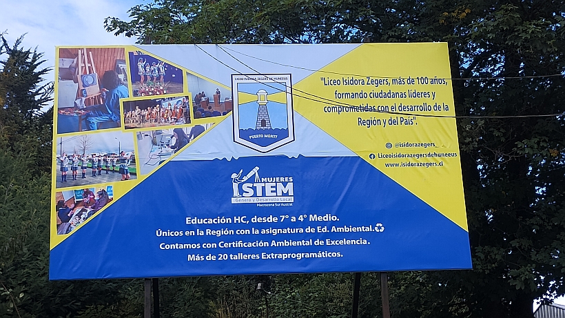 Liceo Isidora Zegers de Puerto Montt inicia conmemoración de sus 115 años con instalación de gigantografía