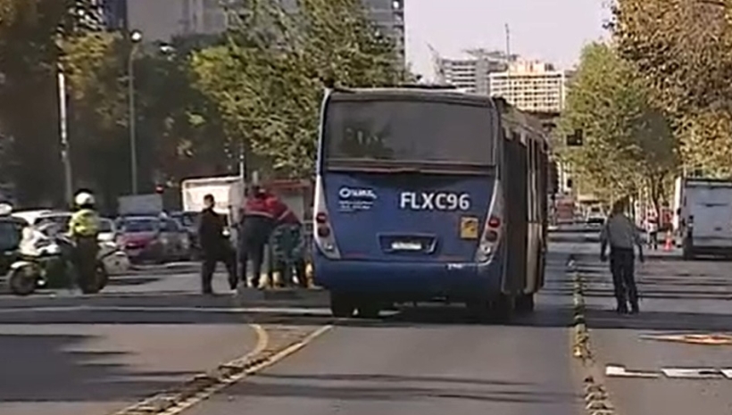 Santiago: Escolar de 14 años falleció atropellada por bus del transporte público Santiago: Escolar de 14 años falleció atropellada por bus del transporte público