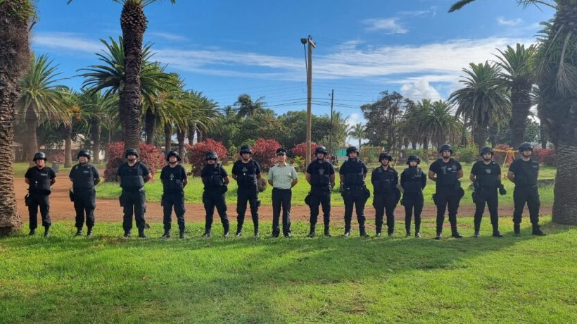 Contingente de gendarmería llega a Rapa Nui para reforzar la seguridad durante juicio por incendio de tribunal