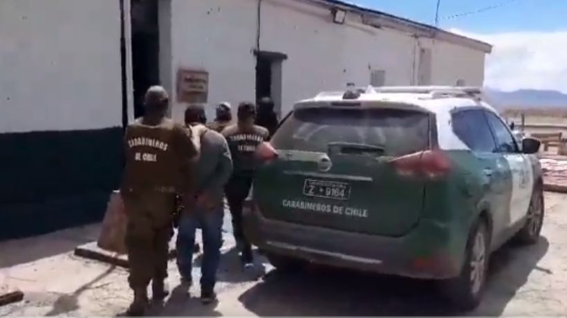 Detienen a nueve sujetos sorprendidos robando artículos y containers desde empresa minera cerca de Ollagüe