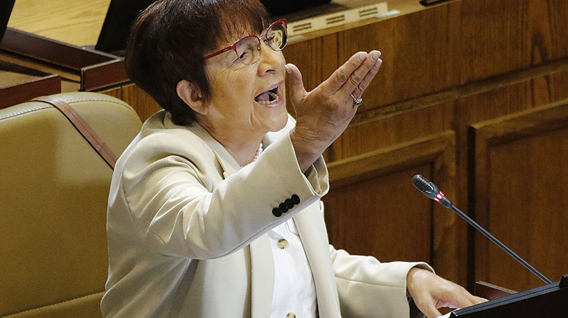 Carmen Hertz sale en defensa de Camila Vallejo y emplaza a fiscal nacional: "En lugar de espetar pachotadas..."