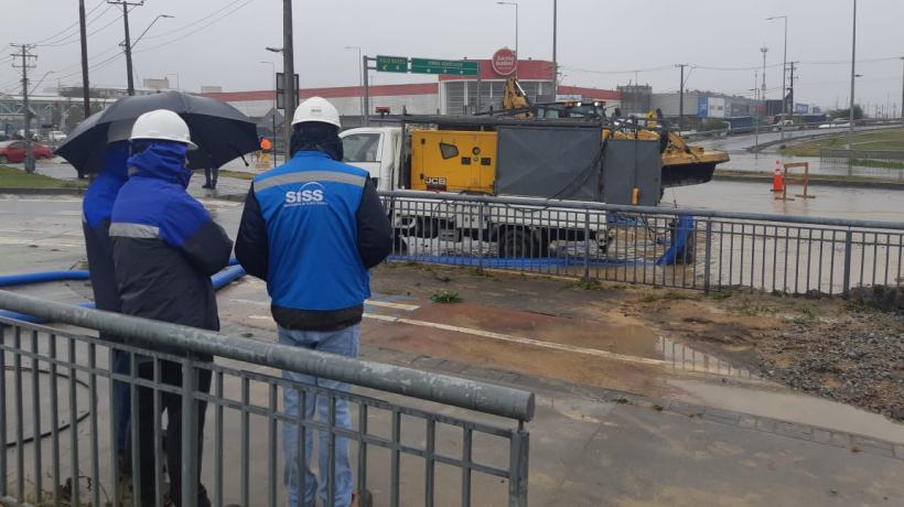 Municipio y vecinos de Concepción presentaron reclamo contra Essbio por reiterada rotura de matriz en Avenida 21 de Mayo Municipio y vecinos de Concepción presentaron reclamo contra Essbio por reiterada rotura de matriz en Avenida 21 de Mayo