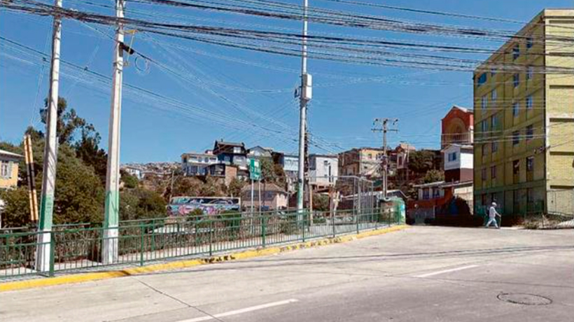 Denuncian toma de terreno en el borde de mirador en Playa Ancha