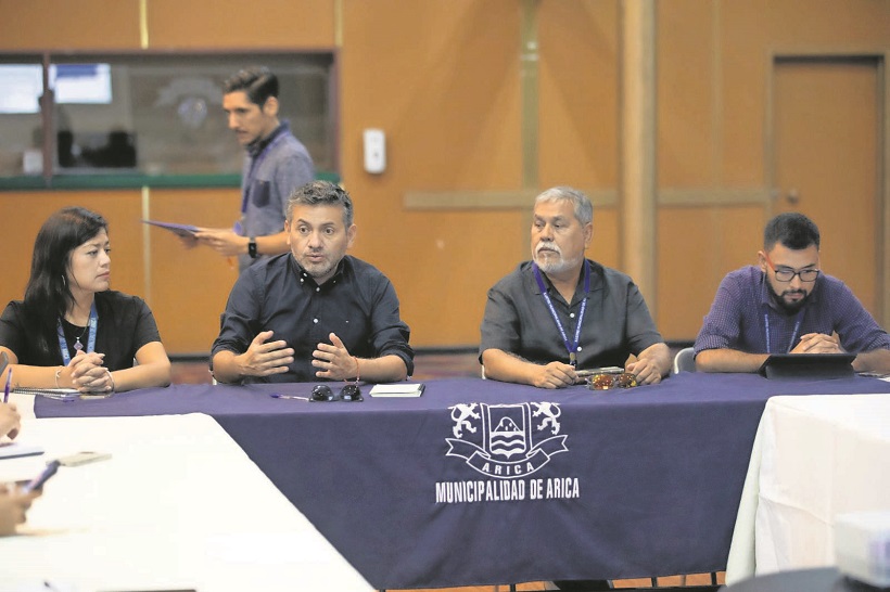 Alcalde de Arica pide urgentes medidas contra el dengue: "Los camiones de origen extranjero son un peligro"