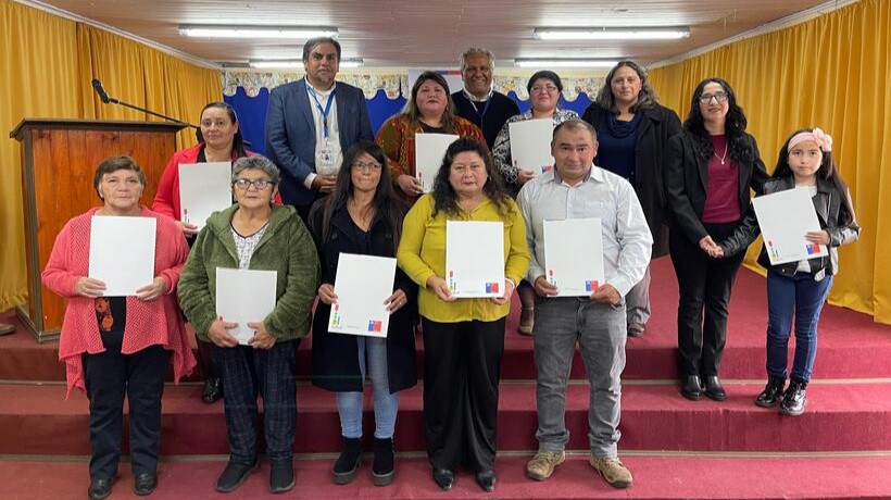 Los Lagos: 57 familias recibieron las escrituras de sus casas