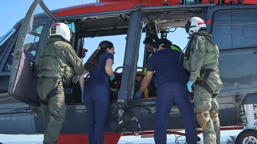 Trasladan en helicóptero a joven que sufrió caída en localidad de Manquemapu en Purranque Trasladan en helicóptero a joven que sufrió caída en localidad de Manquemapu en Purranque