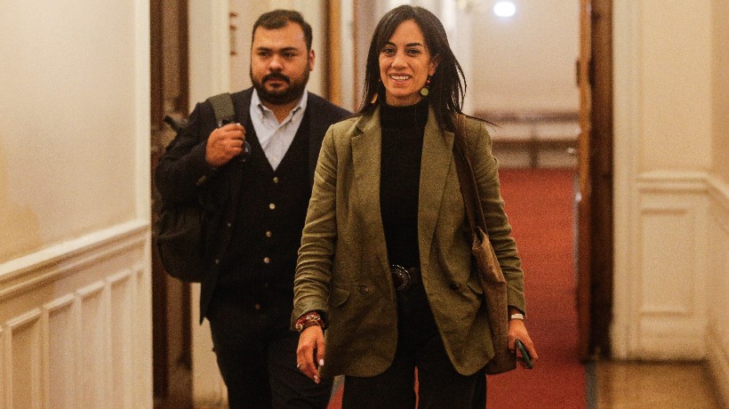 Senadora de Antofagasta lanza mensaje a gobierno por intento de toma: “Hay que dejar de improvisar” Senadora de Antofagasta lanza mensaje a gobierno por intento de toma: “Hay que dejar de improvisar”