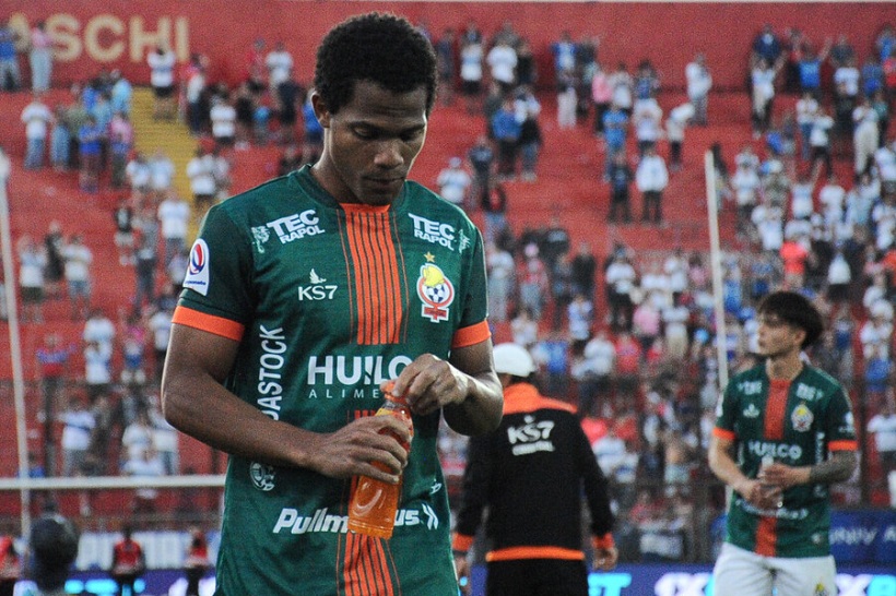 Cobresal sigue sin rumbo: Perdió ante la U. Católica y continúa como colista del campeonato Cobresal sigue sin rumbo: Perdió ante la U. Católica y continúa como colista del campeonato