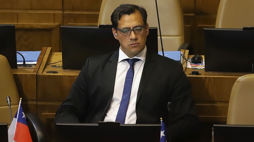 Diputado Teao fiscaliza a Gobierno por incumplimiento de tratos de terrenos con familia de Rapa Nui