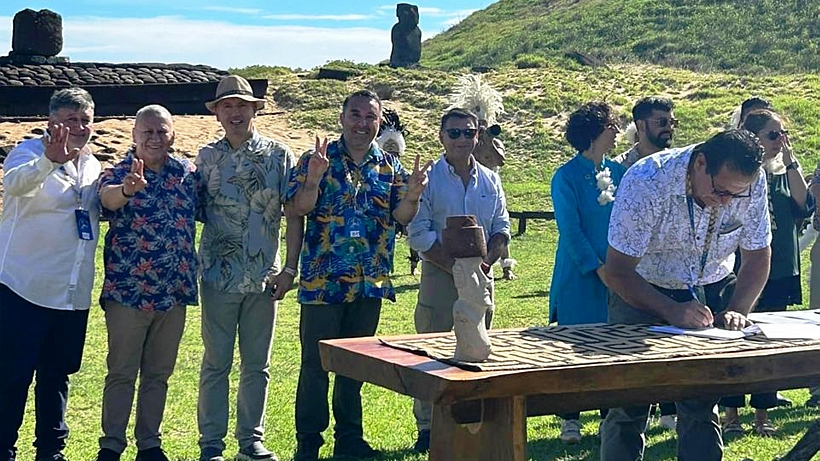 Alcaldes de Chiloé defienden viaje a cumbre medioambiental en Rapa Nui