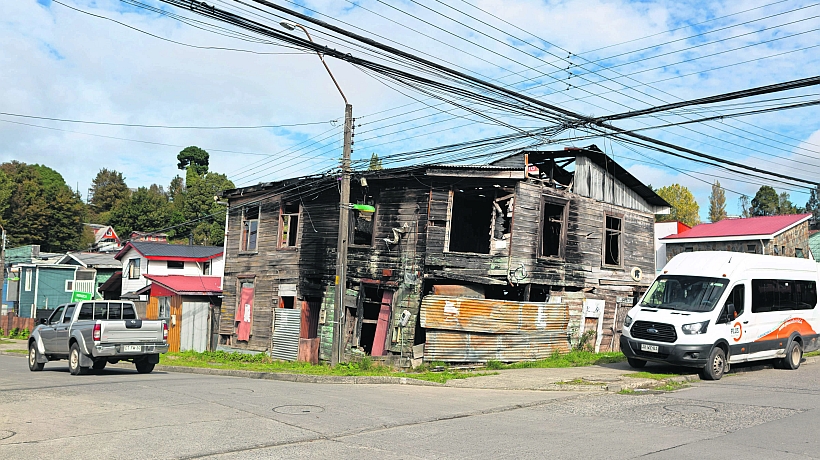 Once propiedades de Puerto Montt fueron declaradas en estado de abandono