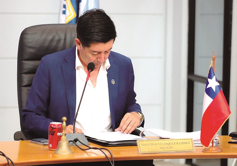Después de ser notificado del recurso por abandono de deberes, los pasos para cese de funciones del alcalde de Antofagasta