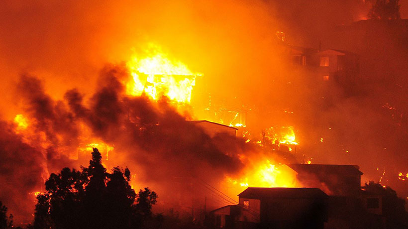 Damnificados de megaincendio en Valparaíso 2014: “Llegan los primeros días y después se olvidan”
