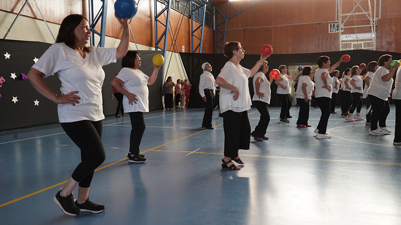 Tras ser centro de acopio: gimnasio municipal de Villa Alemana reabre sus puertas con talleres deportivos