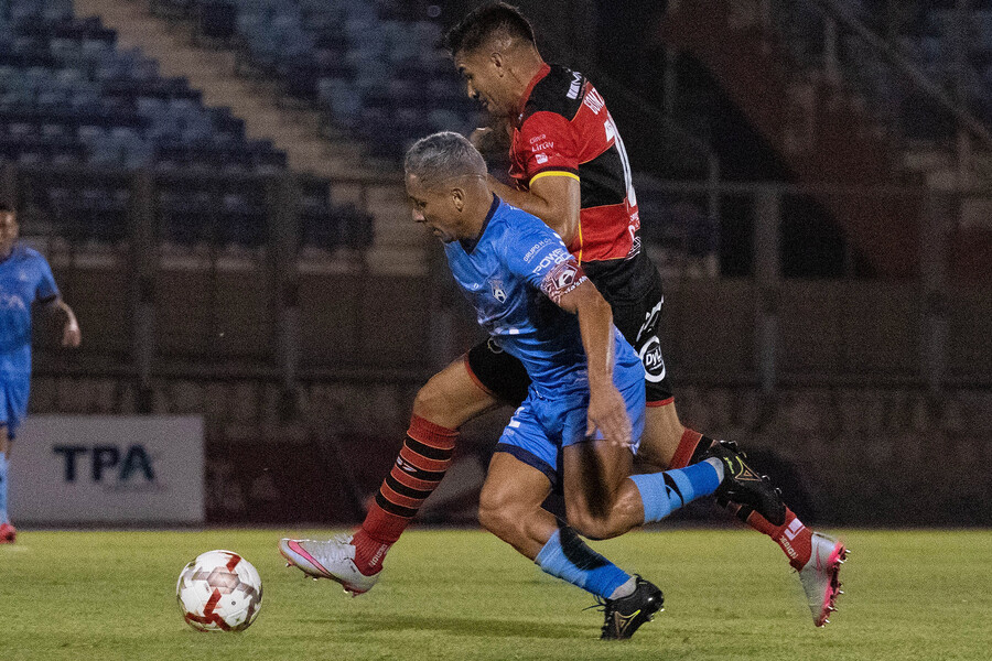 San Marcos de Arica perdió por la cuenta mínima ante Rangers en el Estadio Carlos Dittborn