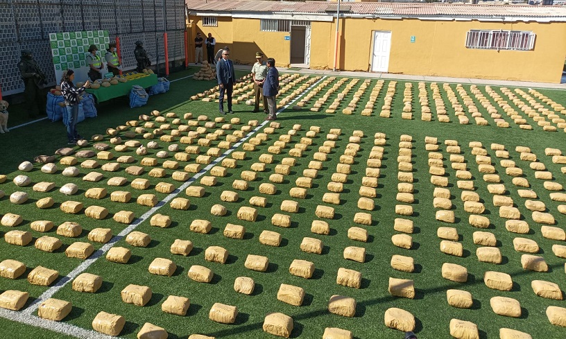 Otro mega decomiso de drogas: Interceptan una tonelada de marihuana y 21 kilos de cocaína en ruta de Taltal