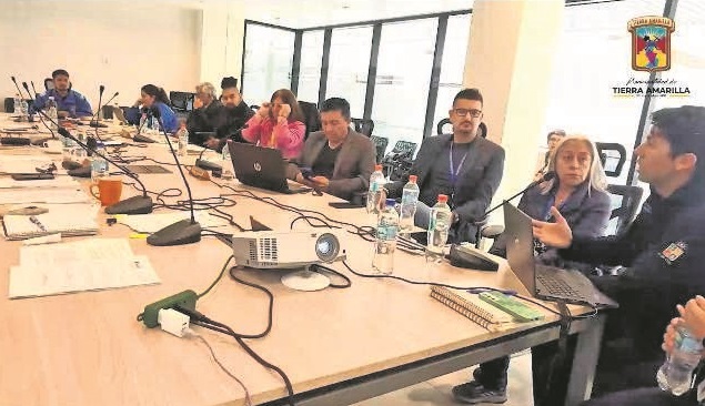 [VIDEO] Alcalde de Tierra Amarilla se enojó en Concejo Municipal y pidió a médicos que salieran de sesión