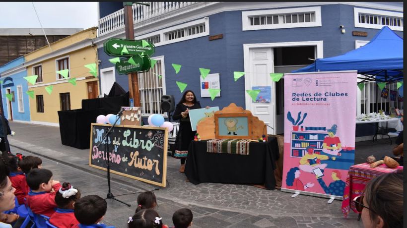 Con intervención urbana en Paseo Baquedano de Iquique finalizaron actividades del mes del libro