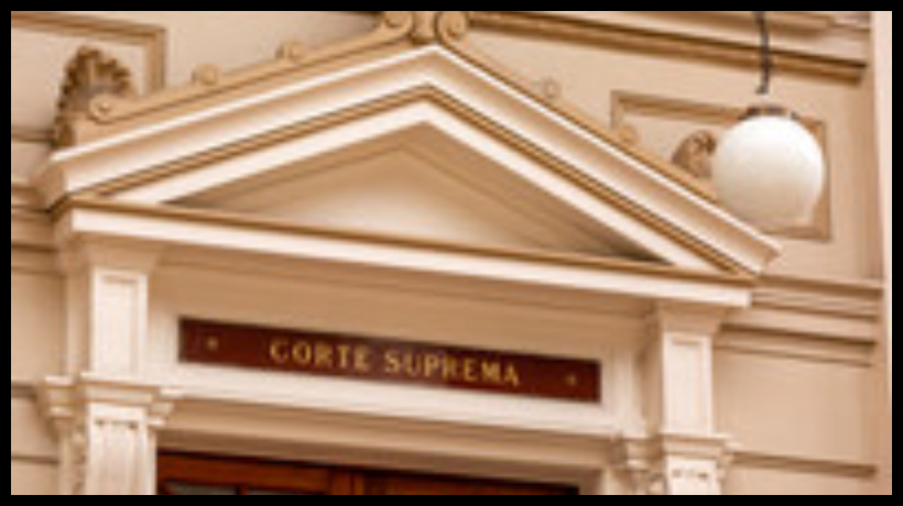 La Corte Suprema ordenó a la U. de Chile entregar el título de ingeniera civil a estudiante con deuda que supera los $40 millones