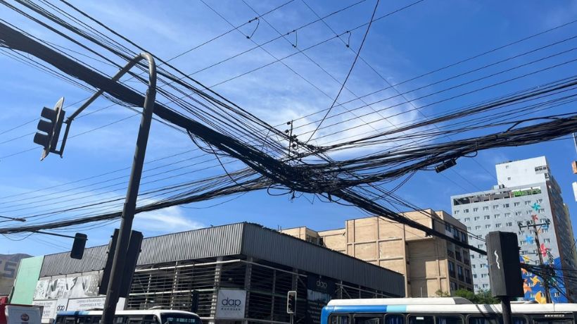 Antofagasta: Subtel insiste en que municipalidades apliquen sus facultades para el retiro de cables en desuso en la región