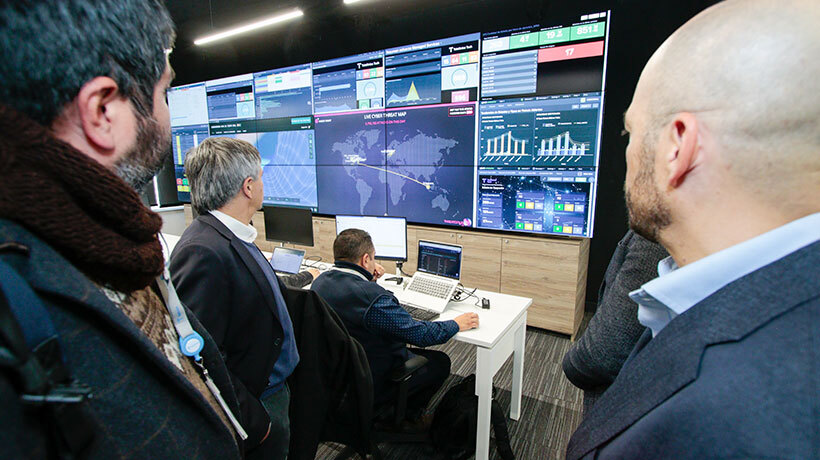 Telefónica Tech inaugura centro de ciberseguridad de vanguardia en Chile: en el país hay 50 mil ataques al mes